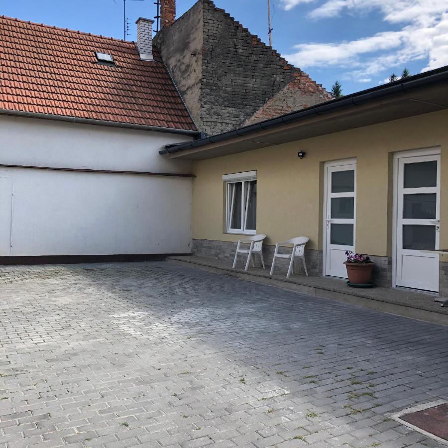 Avas Apartman Miskolc Extérieur photo