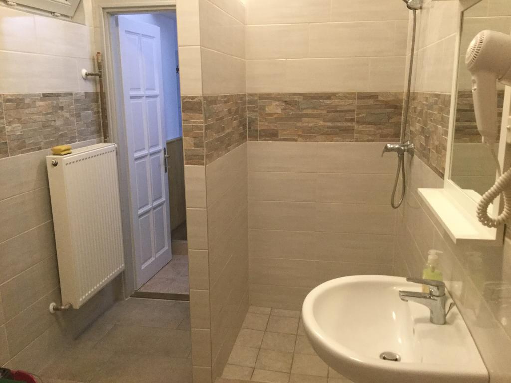 Avas Apartman Miskolc Extérieur photo