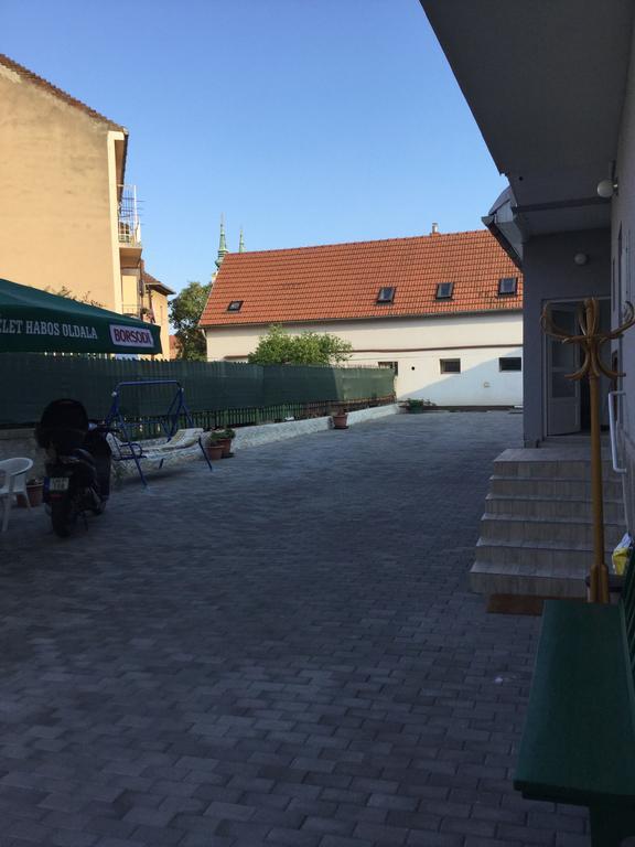 Avas Apartman Miskolc Extérieur photo